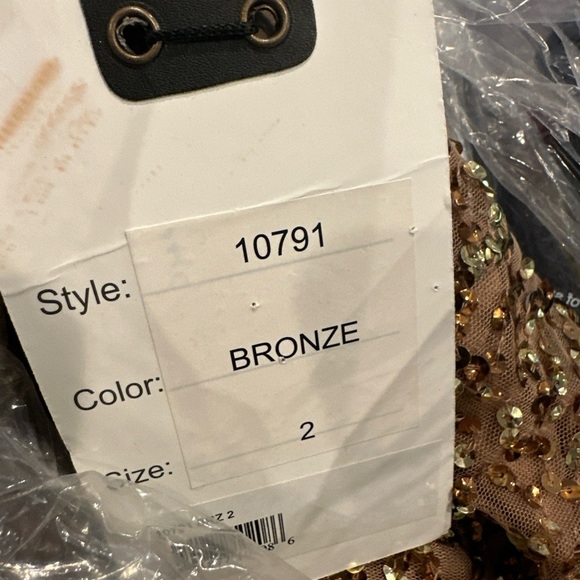 MAC DUGGAL Brown Sequined Puff Sleeve V Neck Gown Size 2 NWT Style 10791 - Picture 5 of 5